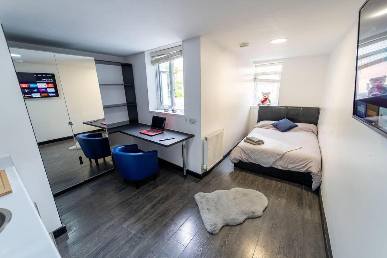 Studio Close To Selly Oak Train Station Birmingham Exteriör bild
