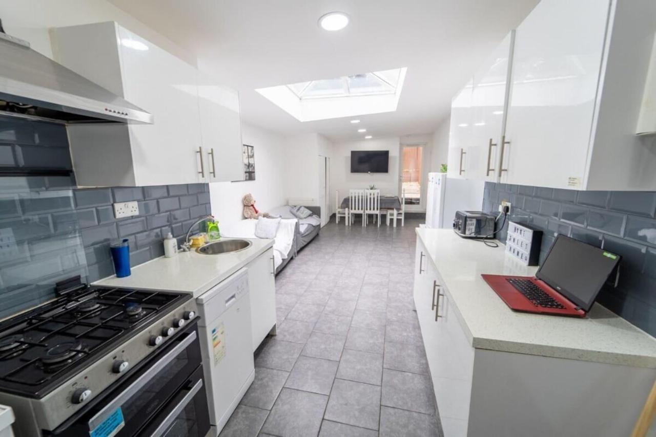 Studio Close To Selly Oak Train Station Birmingham Exteriör bild