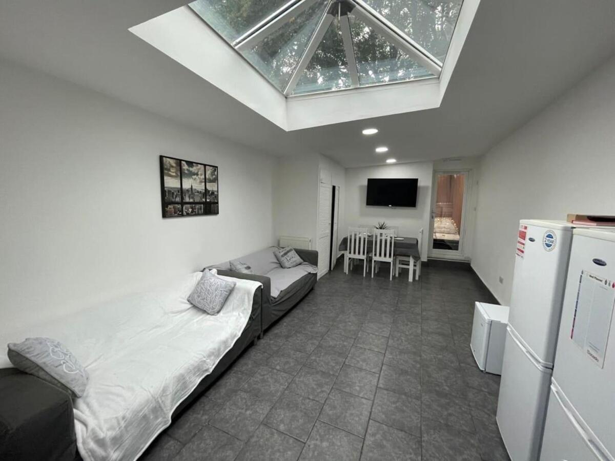 Studio Close To Selly Oak Train Station Birmingham Exteriör bild